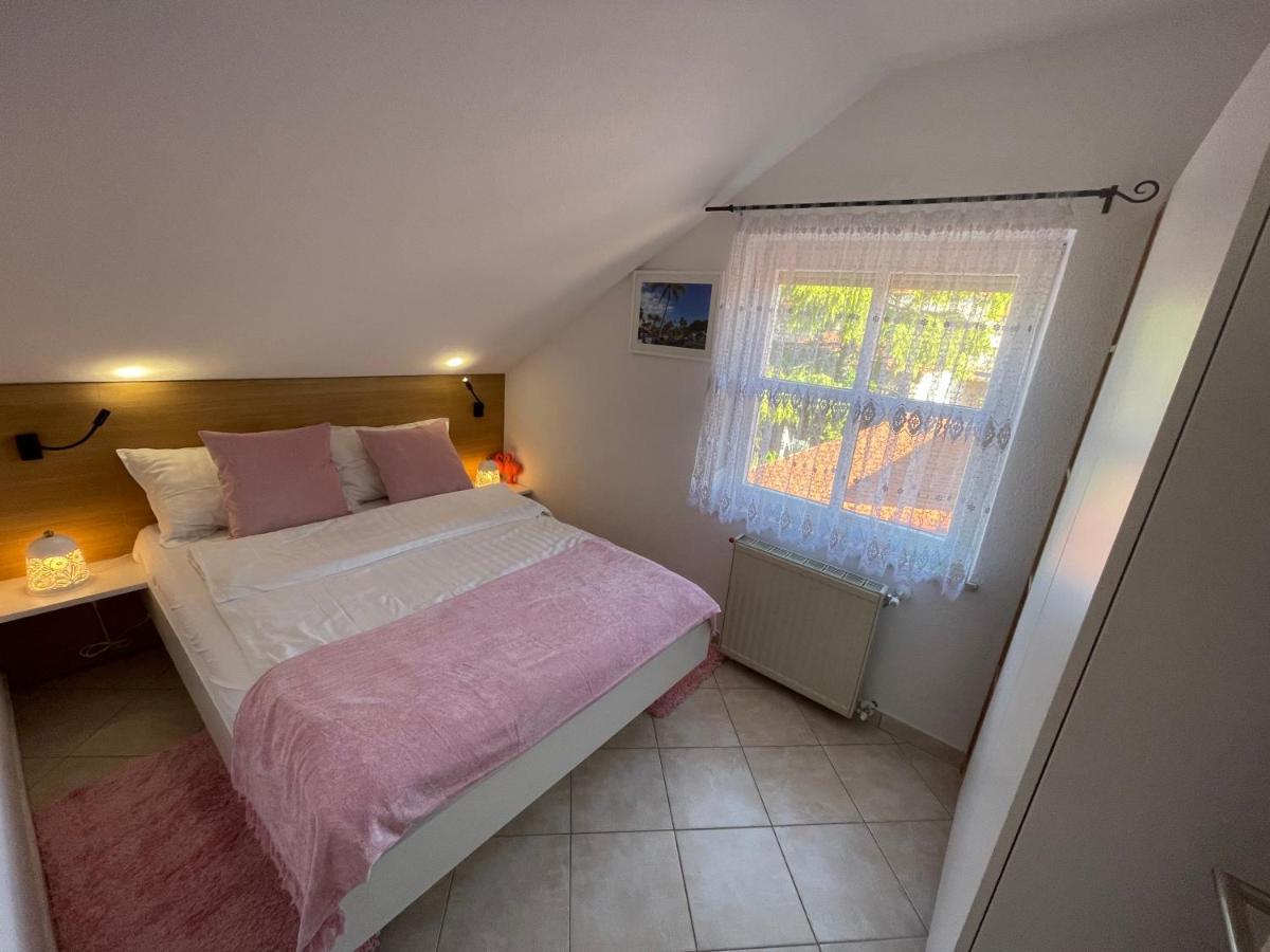 Holiday Home "Mala Kuca " With Heated Pool 普拉 外观 照片