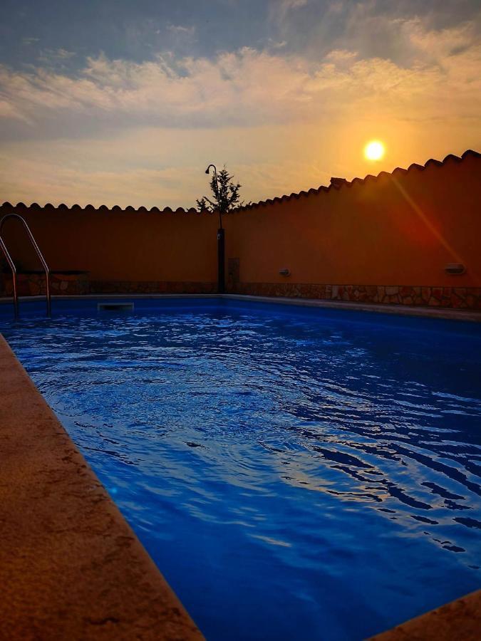 Holiday Home "Mala Kuca " With Heated Pool 普拉 外观 照片
